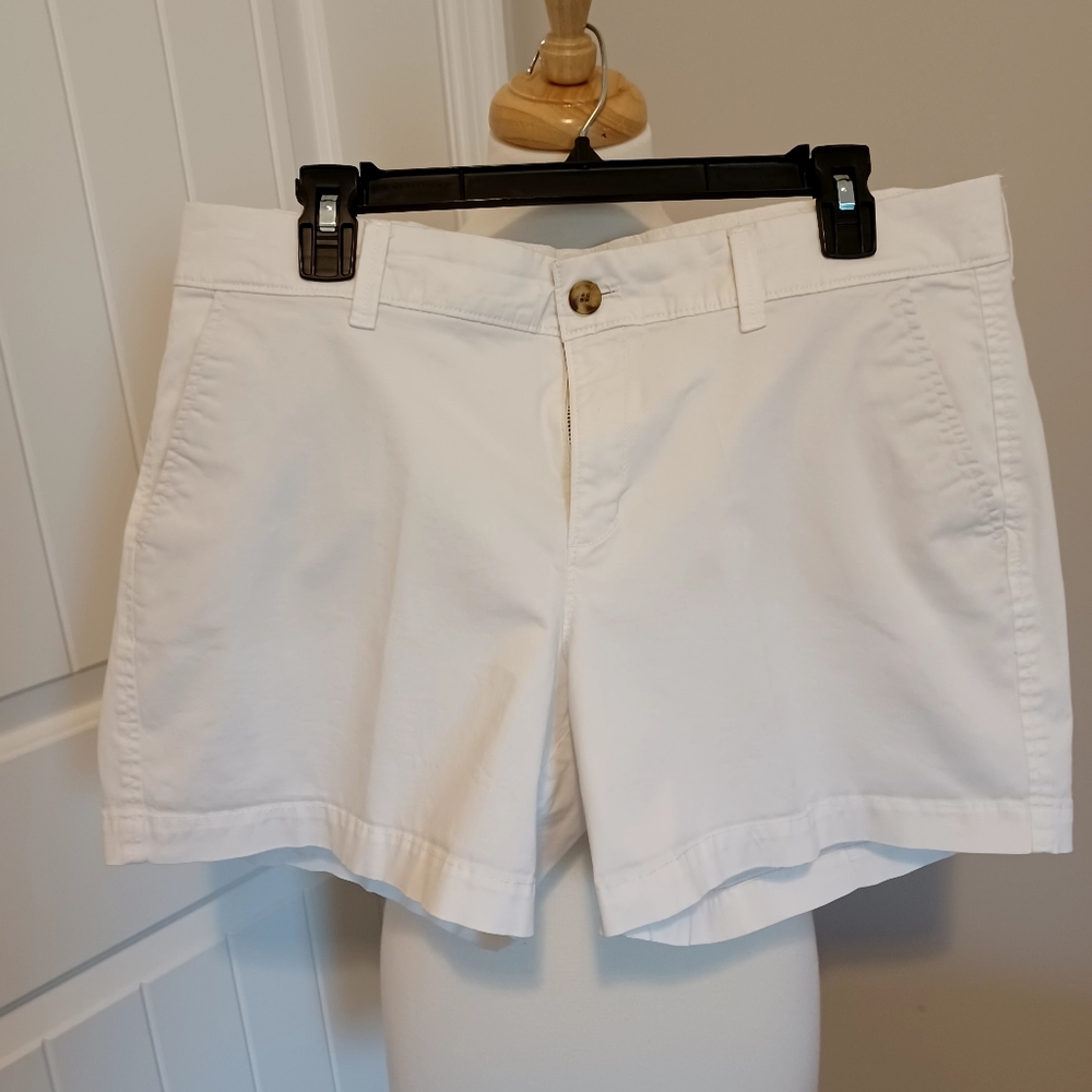 Old Navy white shorts. Sz 12 inseam 6in. Excellent condition #0762